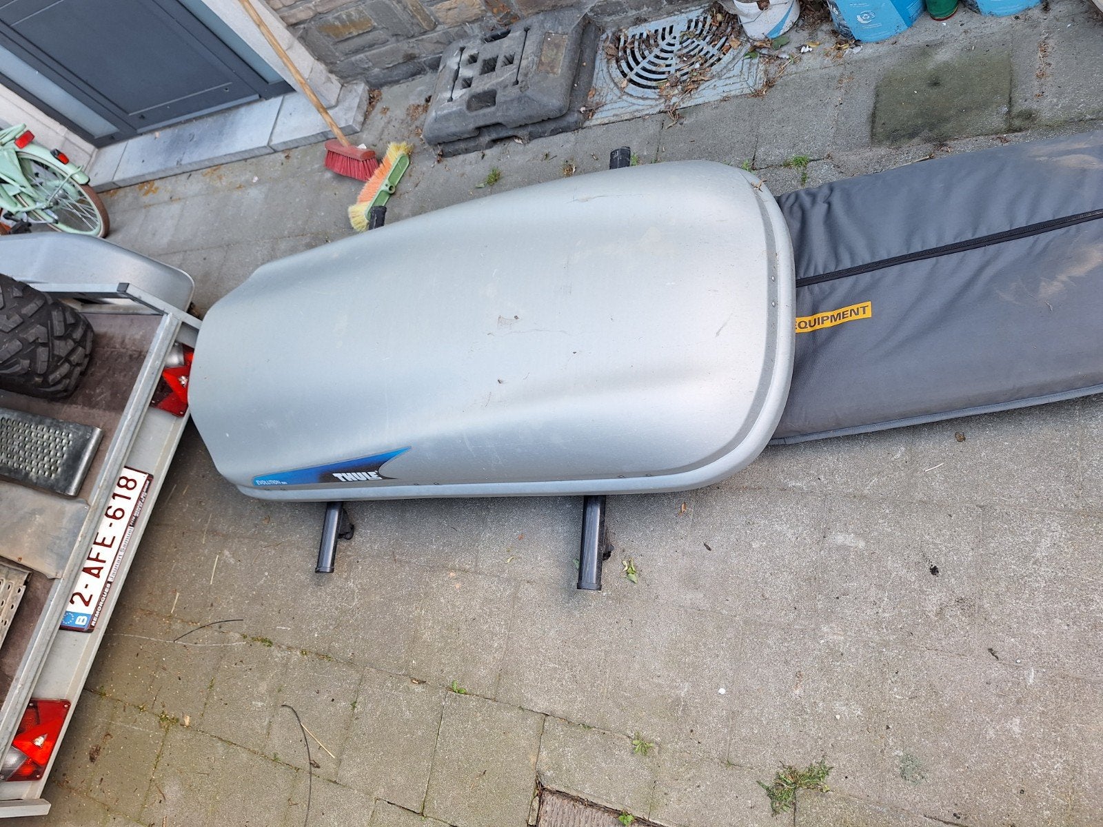 Thule 100 met dakdragers vw skoda, Ophalen