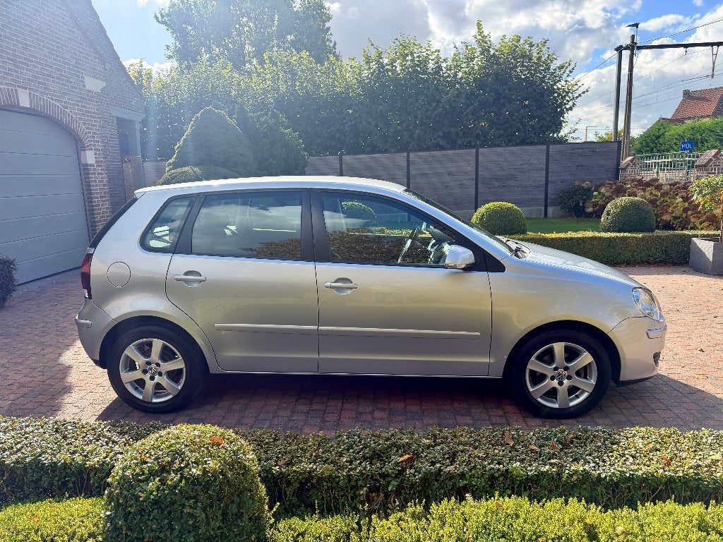 VW Polo 1.2i 5P AC 58.256km!! Prête à immat, Autos, Argent ou Gris, Achat, Boîte manuelle, Entretenue par le concessionnaire