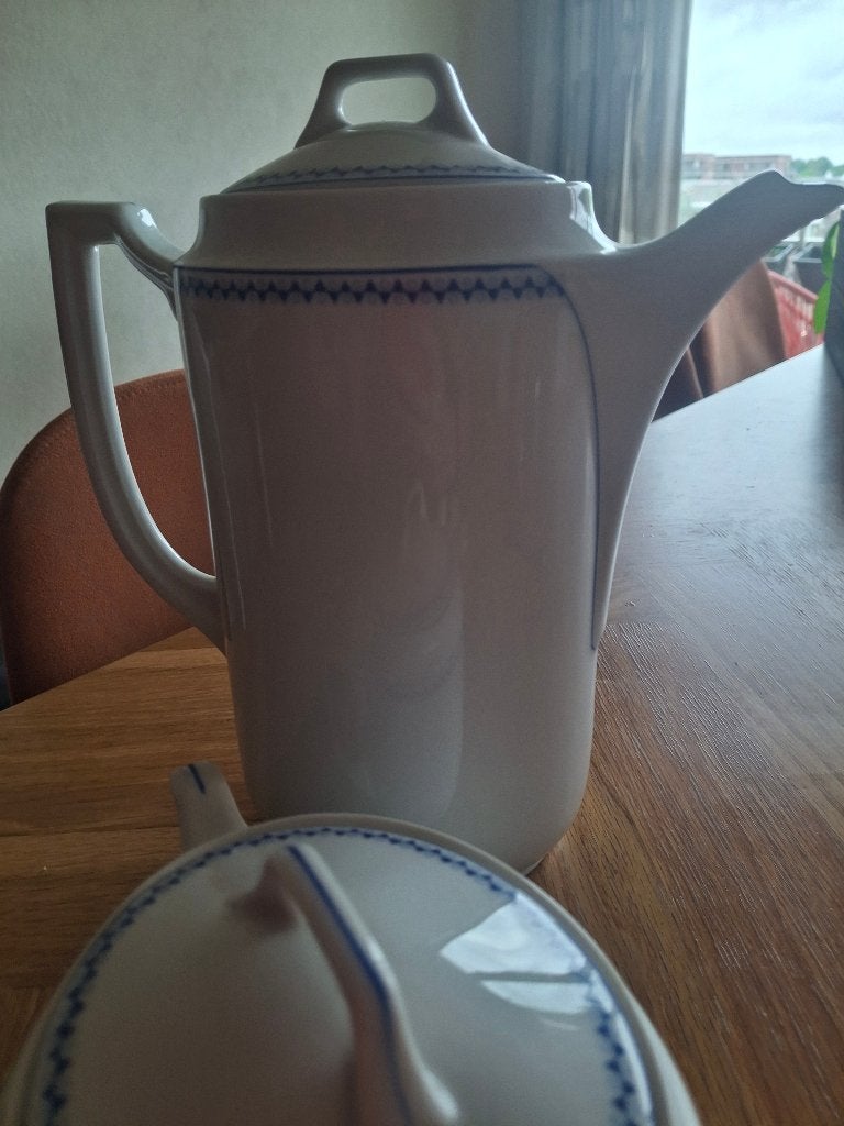 Koffiepot met bijhorende suikerpot, Ophalen of Verzenden