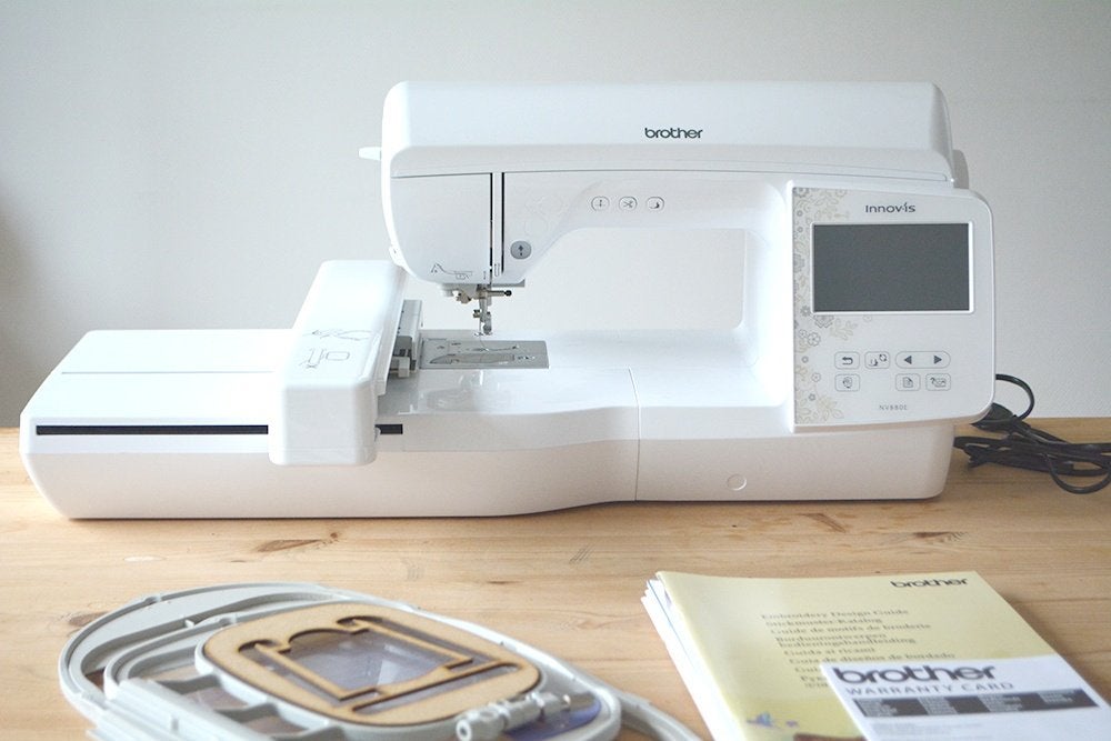 Borduurmachine NV880e Brother, Hobby en Vrije tijd, Ophalen, Borduurmachine