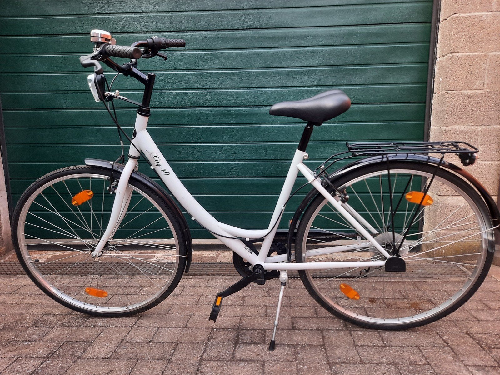 City 40 stadsfiets wit - zo goed als nieuw - 6 versnellingen, Fietsen en Brommers, Fietsen | Dames | Damesfietsen, Velgrem, Versnellingen