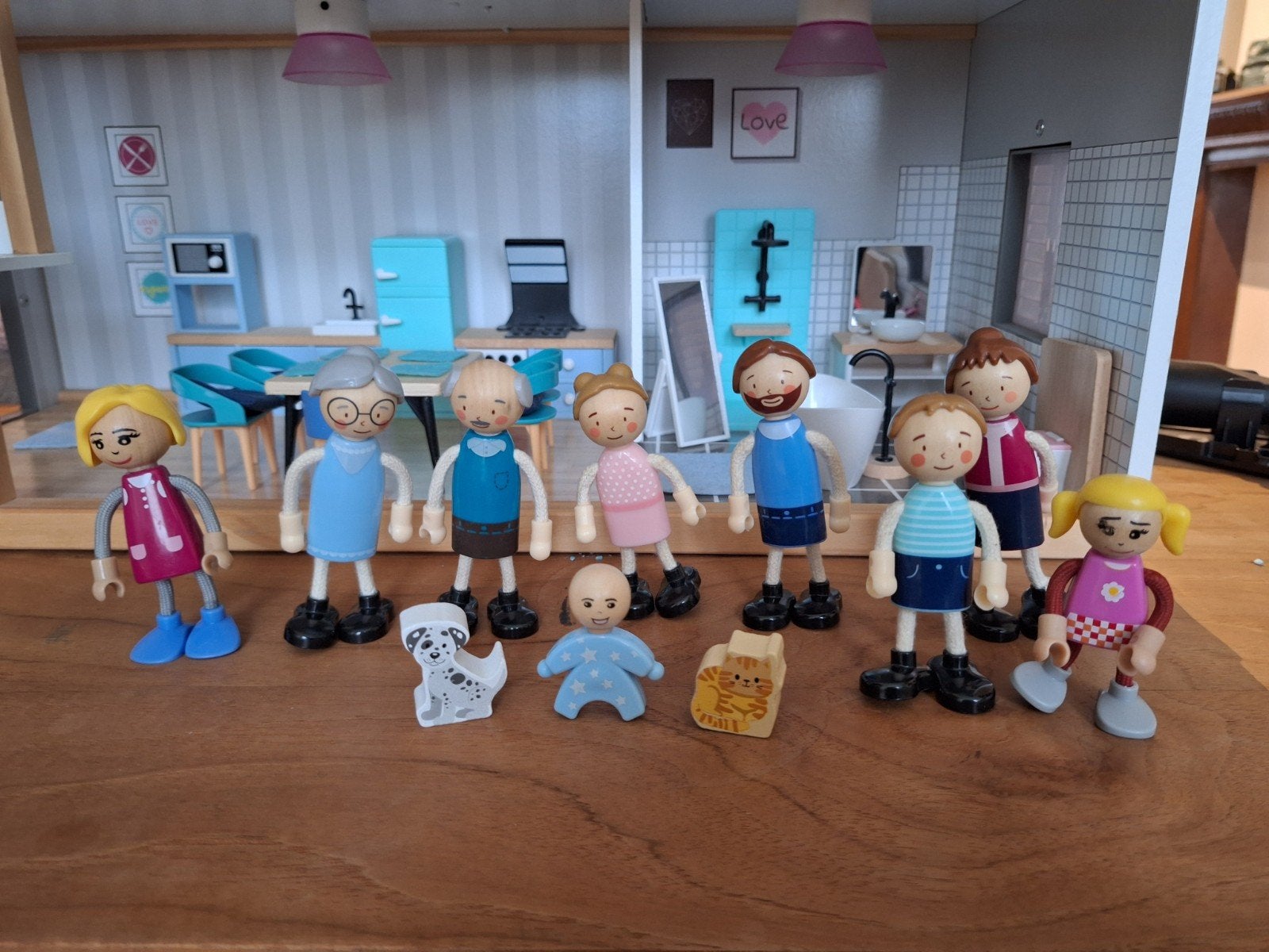 Poppenhuis met meubels en mannetjes, Kinderen en Baby's, Ophalen, Poppenhuis