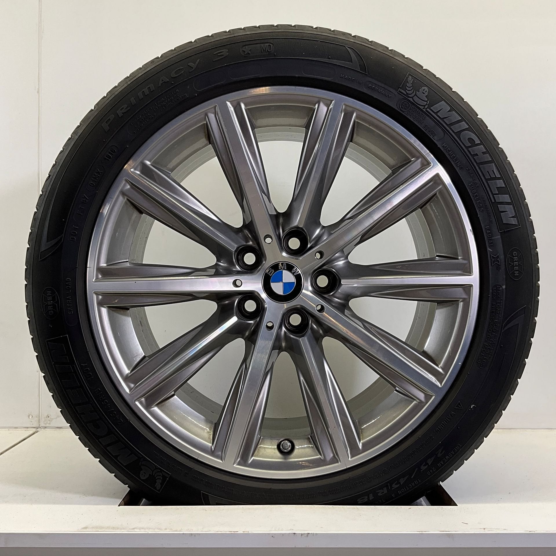 BMW 5 SERIE G30 G31 SET VELGEN + ZOMERBANDEN 18 INCH ORIG. 6, Auto-onderdelen, 18 inch, -, -, Banden en Velgen
