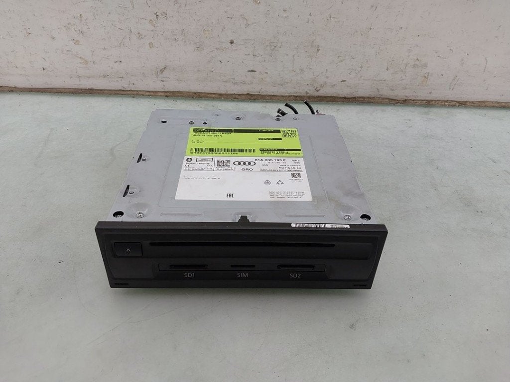 ORDINATEUR MULTIMEDIA Audi A3 Limousine (8VS / 8VM), Auto-Union-Straße  1,
85057  Ingolstadt, DE, Info@audi.de, Audi, Utilisé