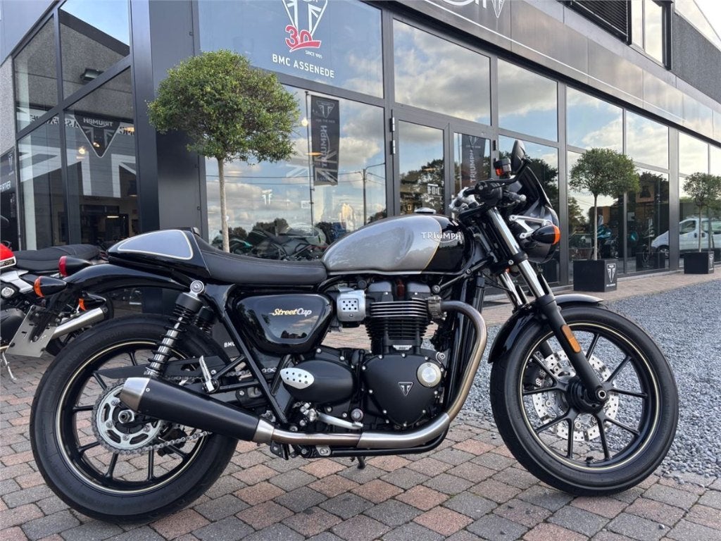 Triumph Street Cup Jet Black / Silver Ice, Motos, Permis Moto A, Occasion, 2 cylindres, Particulier