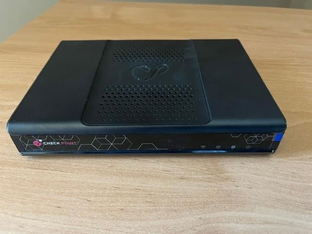 Firewall Check Point V90W Quantum Spark 1535W, Computers en Software, Ophalen of Verzenden, Zo goed als nieuw