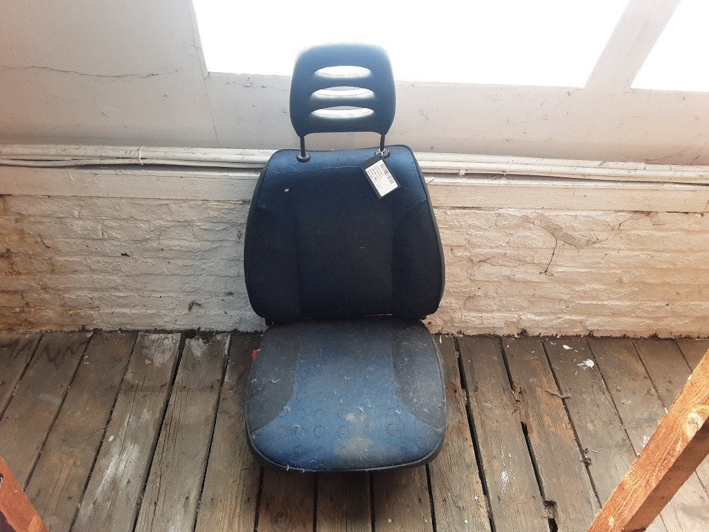 STOEL LINKS VOOR Peugeot Expert (222 / 224), Auto-onderdelen, Gebruikt, Mevr. I. Hauben, Rue de l'Espoir 34 34
4030  GRIVEGNÉE, BE