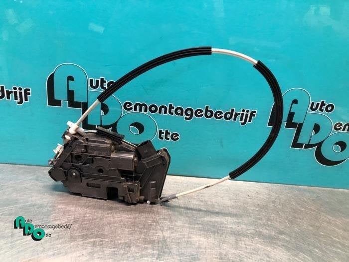 Serrure portière mécanique 2portes droite d'un Seat Ibiza, -, 3 mois de garantie, Utilisé, -