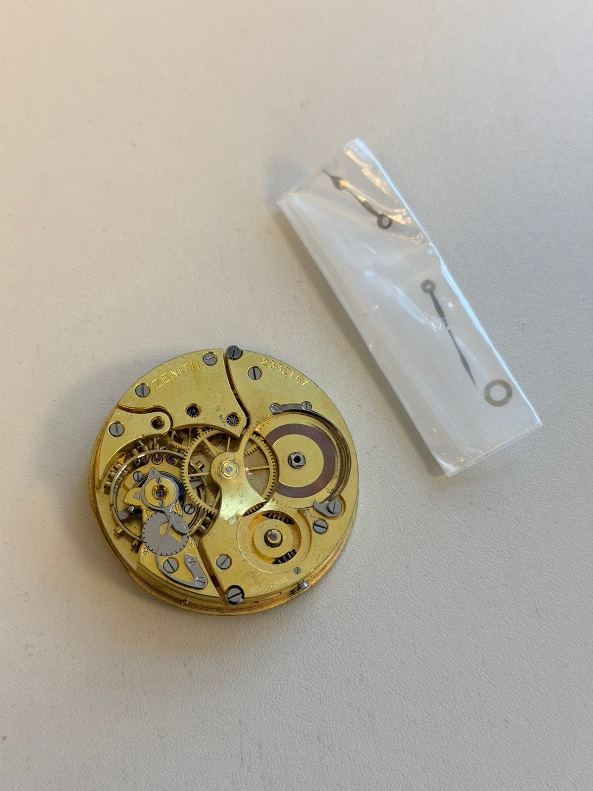 Montre poche Zenith ancienne, mouvement 2332167 + aiguilles, Enlèvement ou Envoi