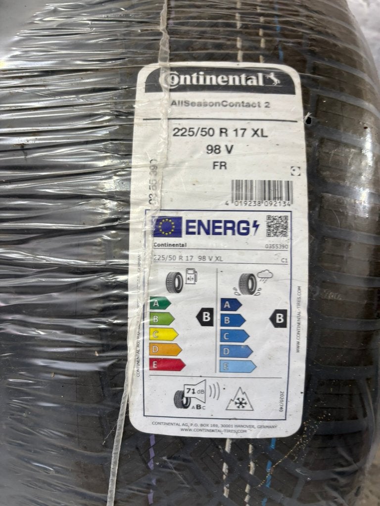 4 Pneus neufs CONTINENTAL 225/50/R17 - Toute Saison // 145€, Autos : Pièces & Accessoires, Pneus & Jantes, Neuf, 4 Saisons, Enlèvement