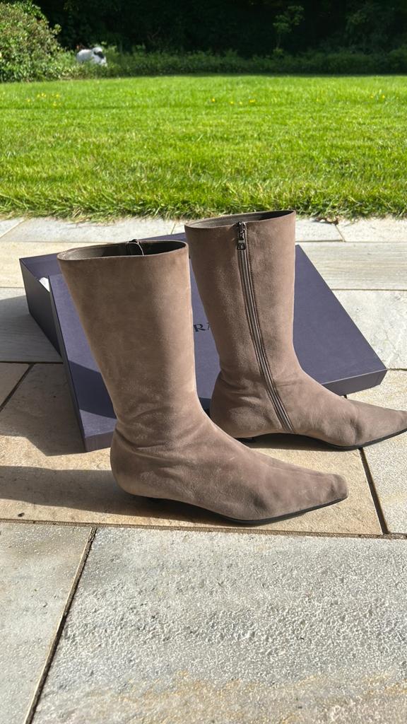 Prada suede dames laarzen grijs maat 38, Kleding | Dames, Ophalen, Hoge laarzen, Zo goed als nieuw, Grijs
