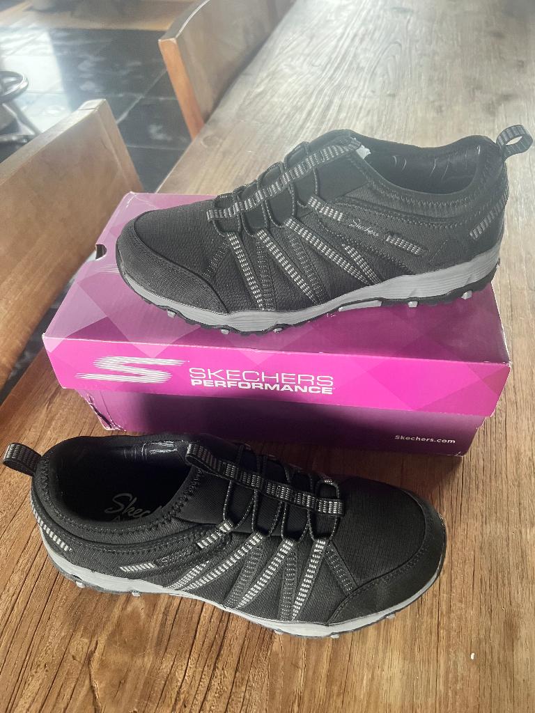 Skechers zwart 37-38, Skechers, Zwart, Nieuw, Ophalen of Verzenden