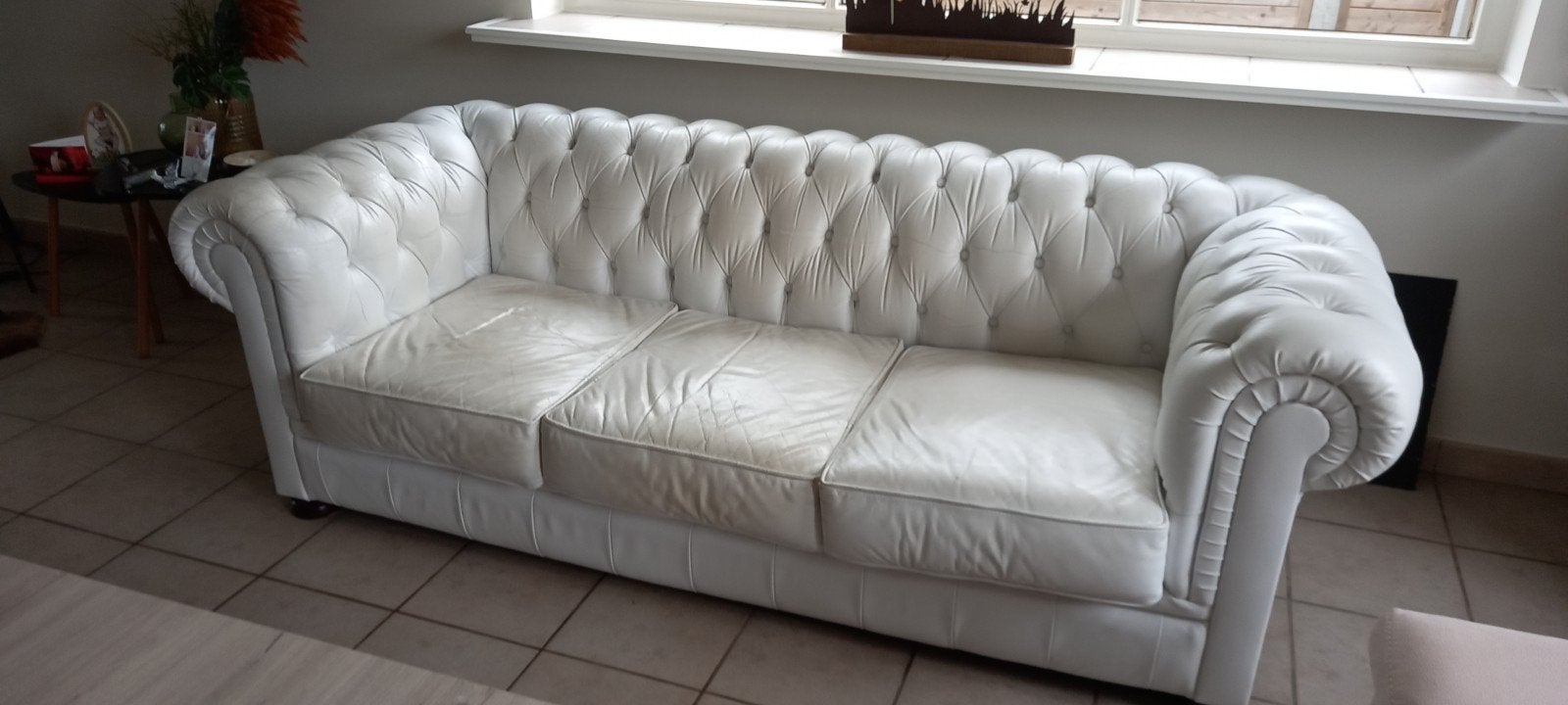 Chesterfield zetel wit, Huis en Inrichting, Zetels | Zetels, Ophalen