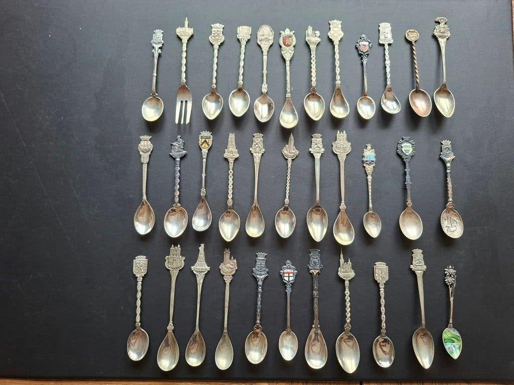 Souvenirs koffielepeltjes, Ophalen