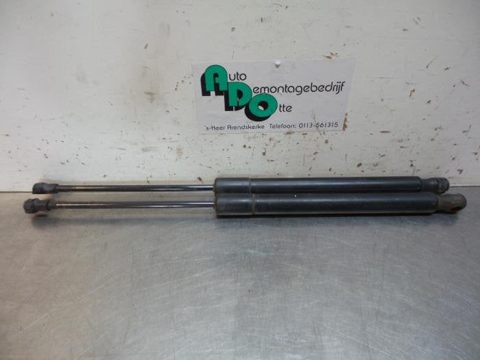 Kit amortisseur gaz hayon d'un Volkswagen Golf (Golf 04-), Volkswagen, -, 3 mois de garantie, Utilisé