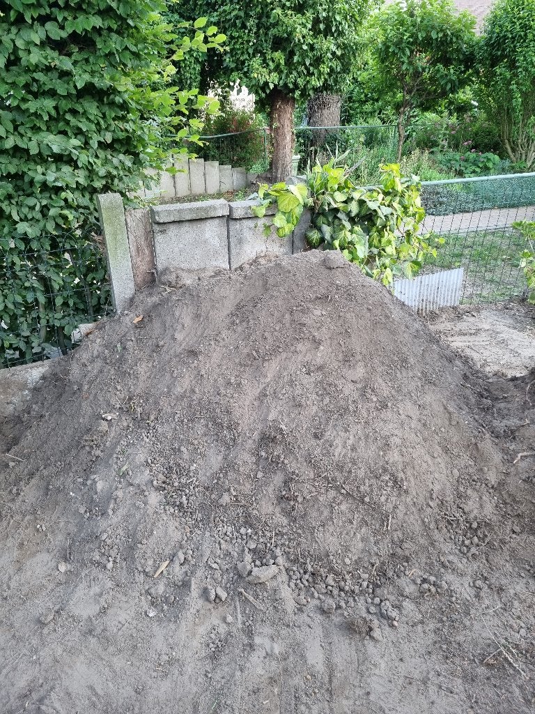 Gratis Grond/aarde 500-600 liter te Aartselaar, Enlèvement, Terre pour jardin