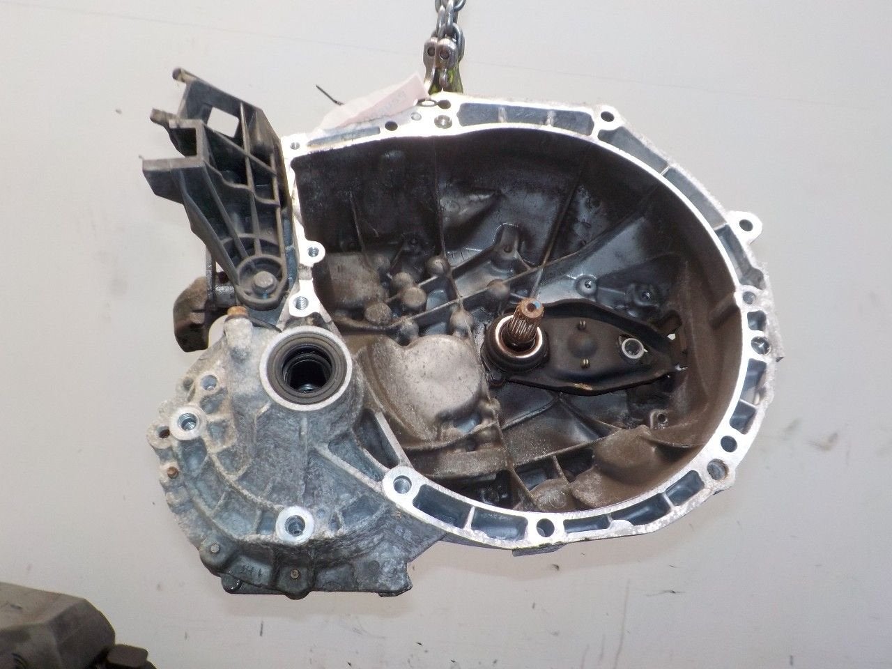Versnellingsbak schakel Peugeot 208, Onderdelen@venauto.nl, Van der Ven Autorecycling B.V., Citroën, Ettenseweg 76, 4706 PB Roosendaal, The Netherlands