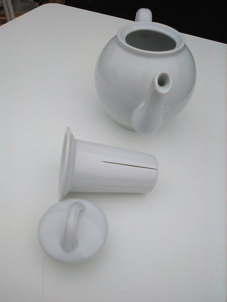 Pillivuyt Theepot Porselein AFHALING LEES BESCHRIJVING, Huis en Inrichting, Ophalen, Overige merken, Zo goed als nieuw, Porselein