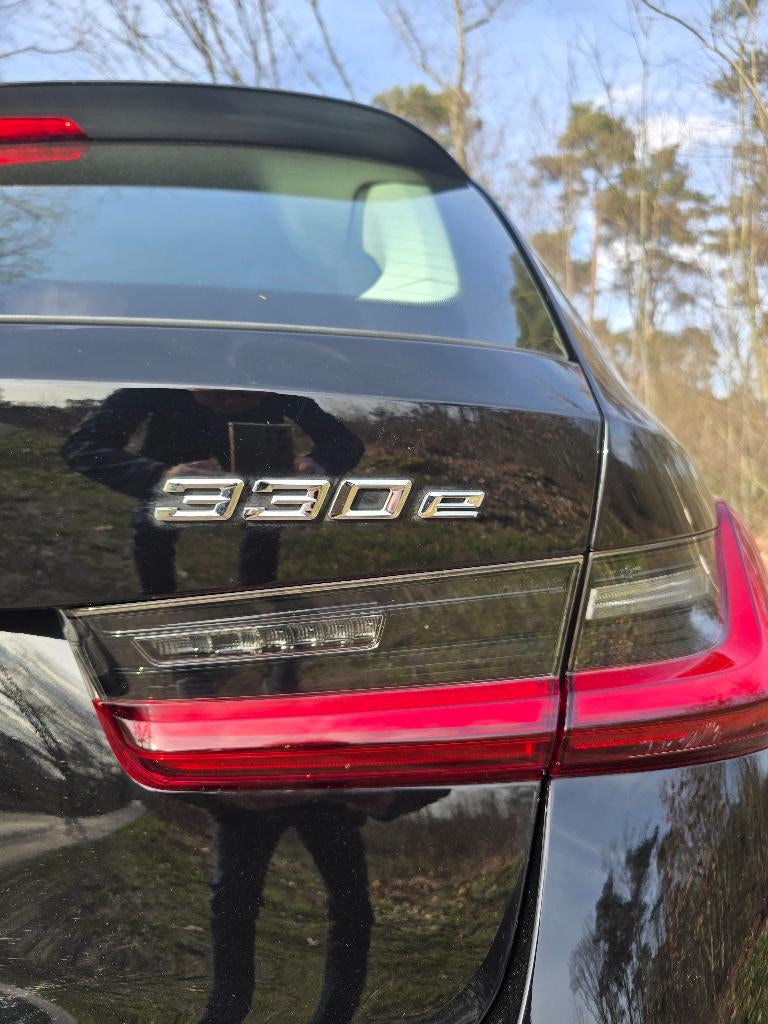 BMW 330e touring Xdrive PHEV  te koop, Auto's, BMW, Automaat, Stof, 4 cilinders, Zwart