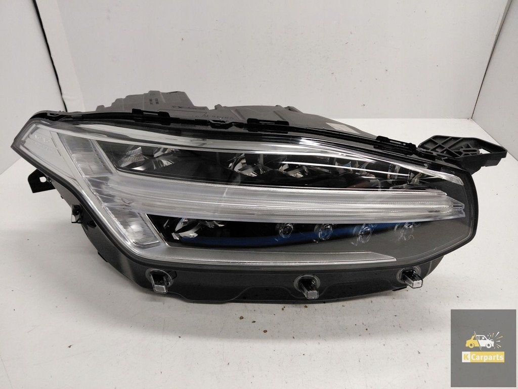 32228297, Volvo XC90 II Lift Full LED 2 modules lampe droite, Gunnar Engellaus vag 8
405 31  Gothenburg, SE, Info@volvocars.com