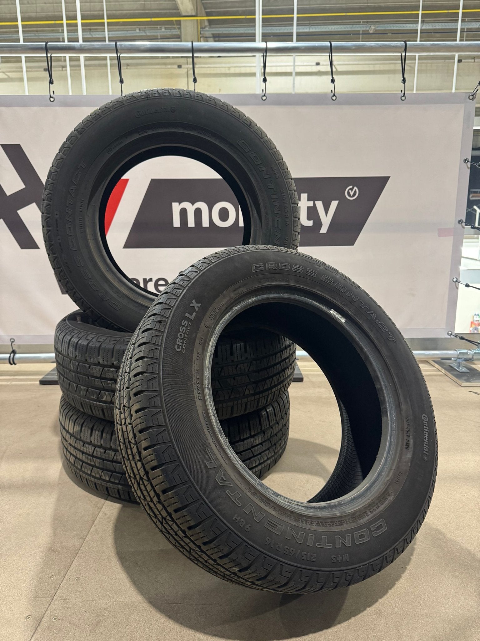 4 Winterbanden Continental 215/65R16 98H M+S 6-7mm, Auto-onderdelen, Ophalen, -, Winterbanden, Band(en)