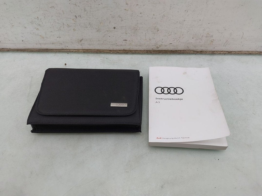 MANUEL UTILISATEUR NOTICE Audi A3 Limousine (8VS / 8VM), Autos : Pièces & Accessoires, Auto-Union-Straße  1,
85057  Ingolstadt, DE