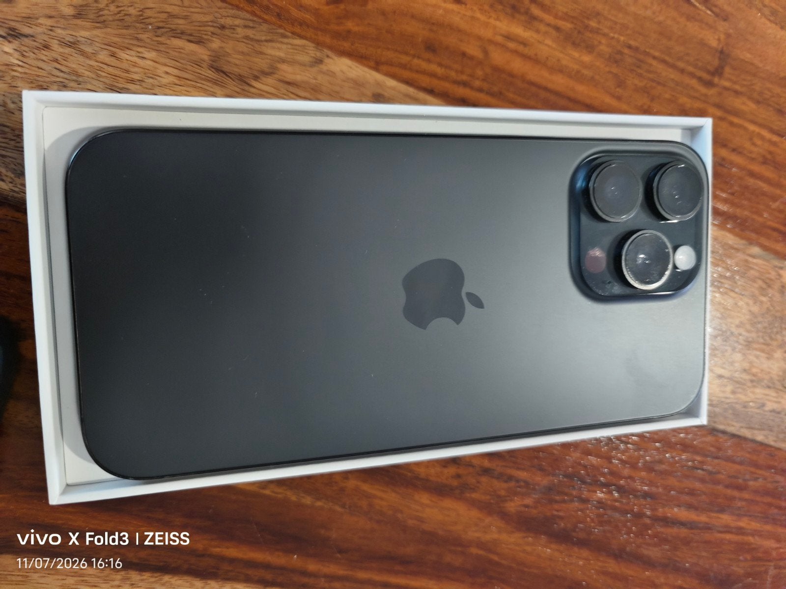 iphone 16 pro max noir bon état boite coque échang possible, Enlèvement, État, Argent