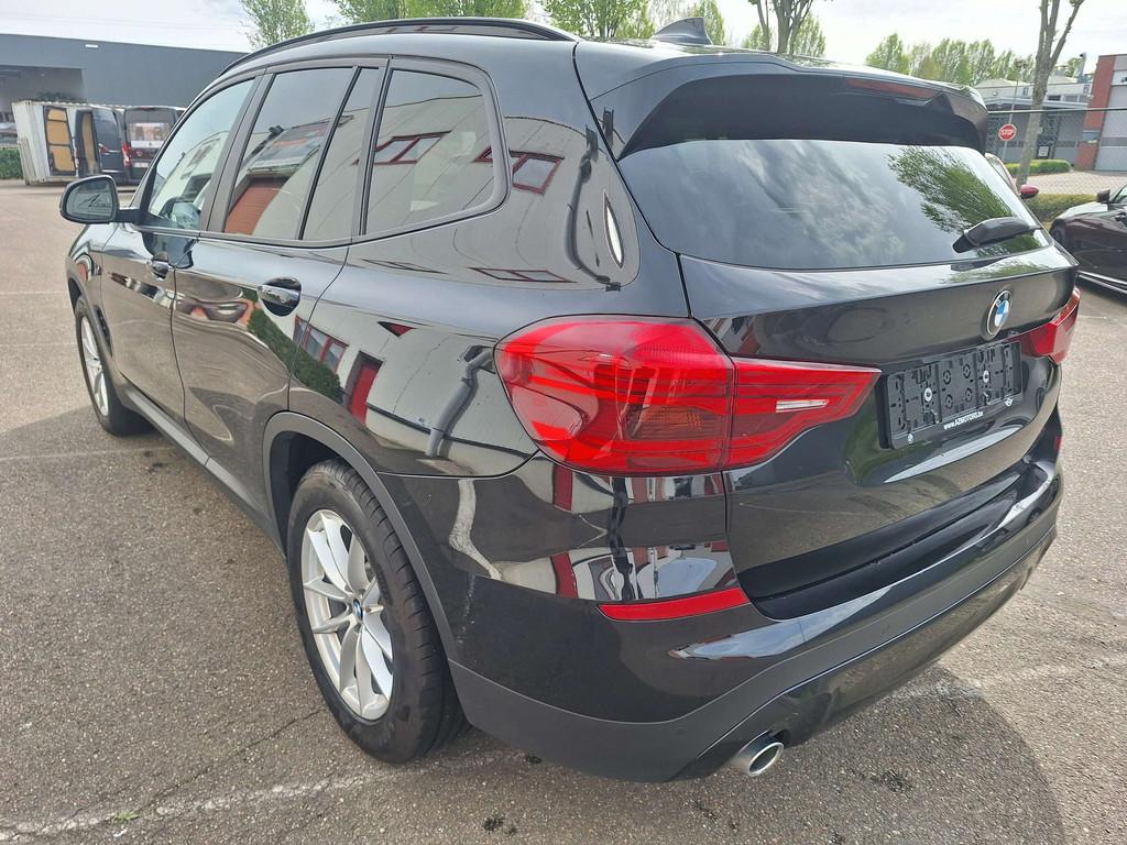 BMW X3 2.0dA sDrive18 Automaat/Carplay/Zetelvw/LED/Trekhaak/, Stof, 4 cilinders, 136 pk, Zwart