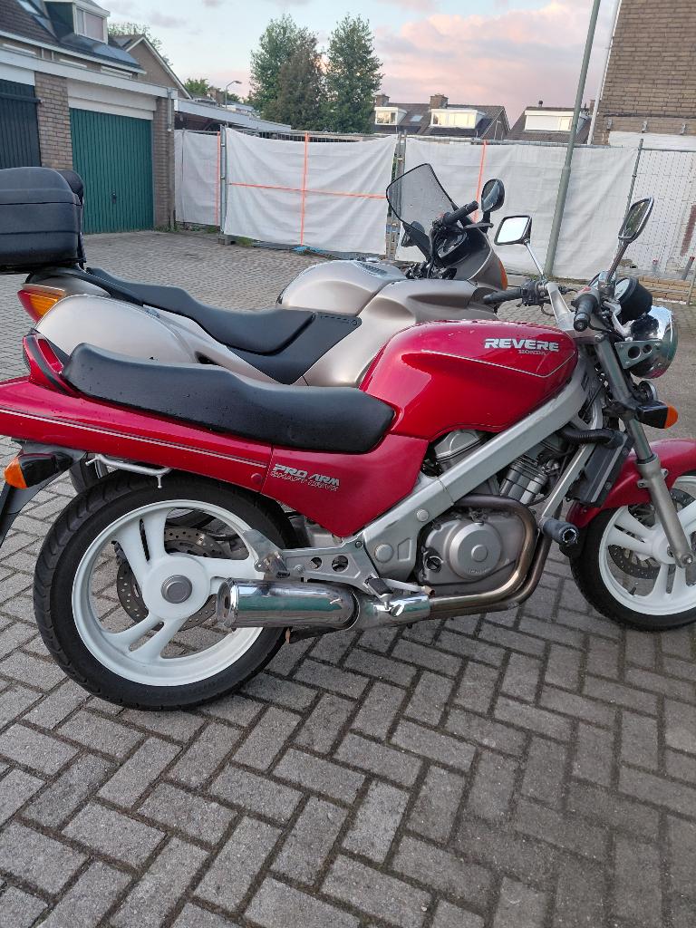 Honda NTV revere, Motoren, Ophalen, 2 cilinders, Meer dan 35 kW