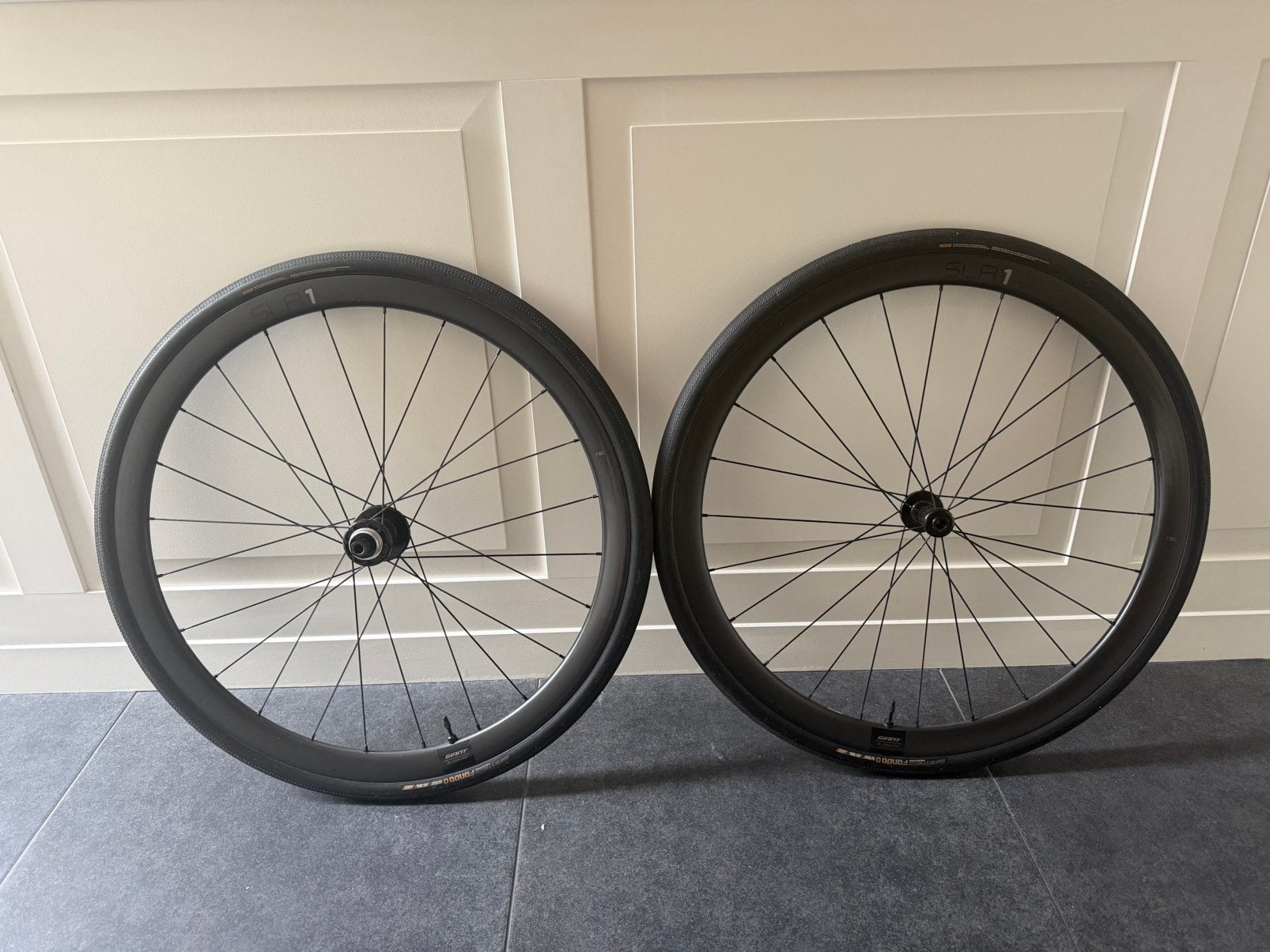 Giant SLR1 36mm carbon wielen! 1442gr, Vélos & Vélomoteurs, Vélos Pièces, Enlèvement ou Envoi, Comme neuf, Carbone