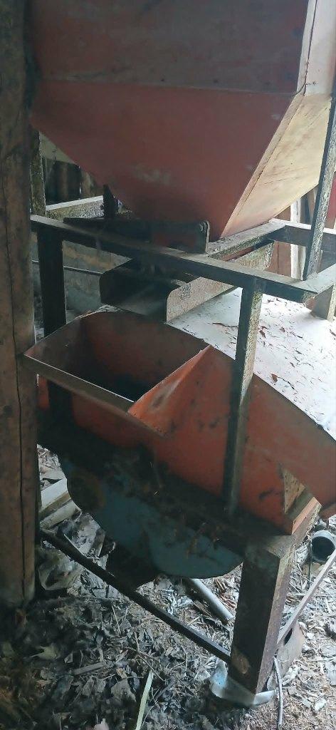 MOULIN AGICOLE ENTRAINE PAR PRISE DE FORCE, Enlèvement, Utilisé