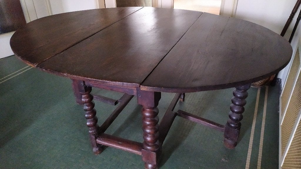 17e eeuwse „poortpoot” tafel in massief eikenhout, Ophalen