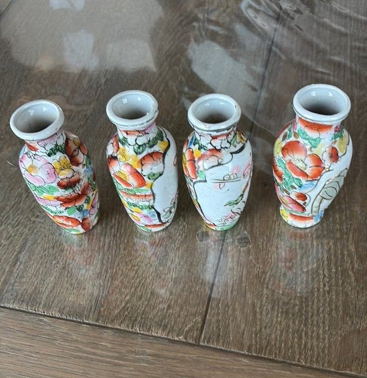 Vases miniatures chinois 4 pièces style rose de la famille, Enlèvement ou Envoi