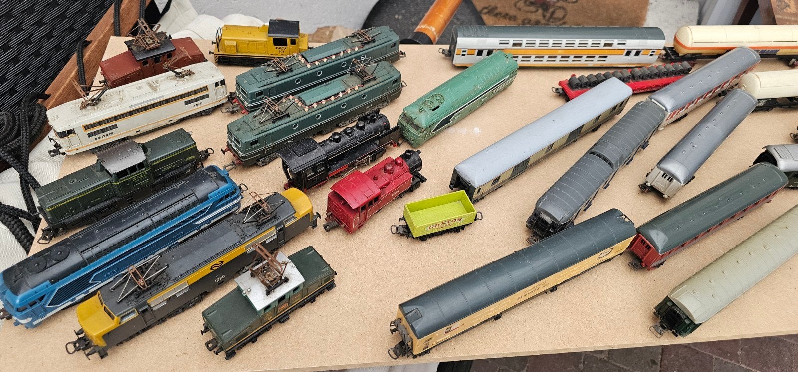 lot de wagons, locomotives et bâtiments, Enlèvement, Lima