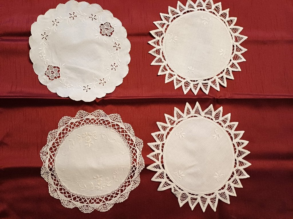 lot de 4 napperons brodés, Ophalen, Zo goed als nieuw, Wit, Katoen