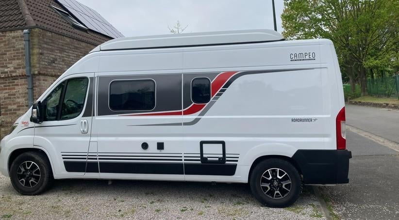 CamperVan Burstner Campeo Roadrunner for 4, Buscamper of Camperbus, Ringverwarming, Luifel, Particulier