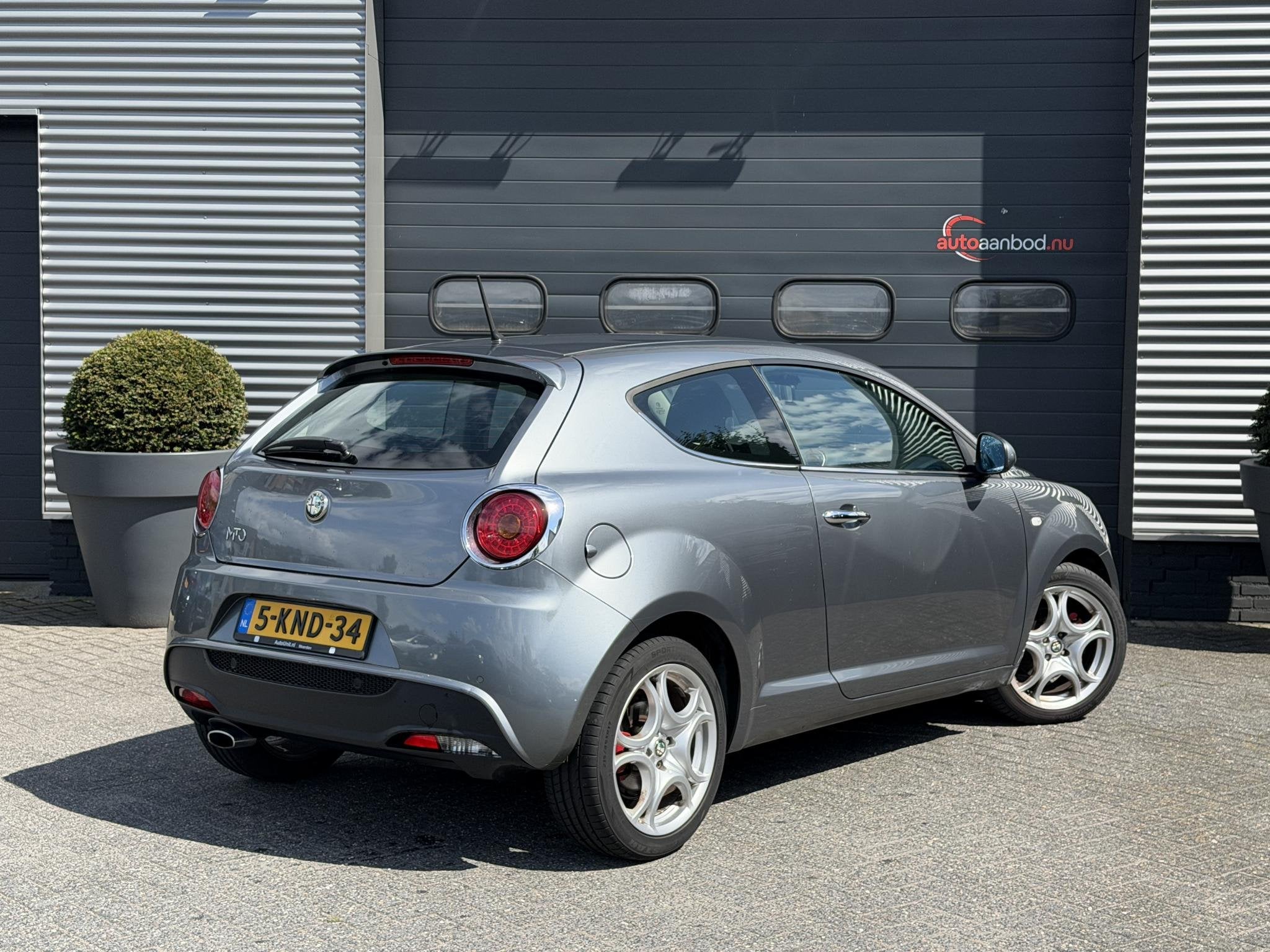 Alfa Romeo MiTo 1.3 JTDm ECO Distinctive, Autos, Cuir, Entreprise, Electronic Stability Program (ESP), Diesel