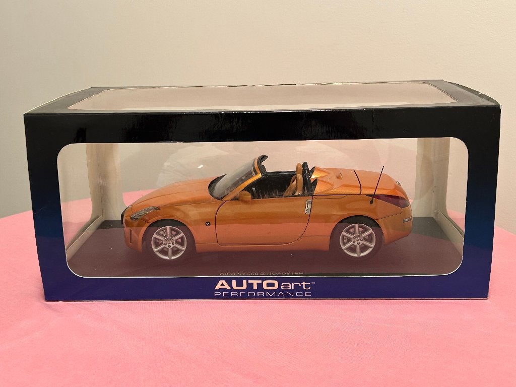 Nissan  350Z Roadster - Autoart  - schaal 1:18, Hobby en Vrije tijd, Ophalen, Nieuw, Auto, Autoart