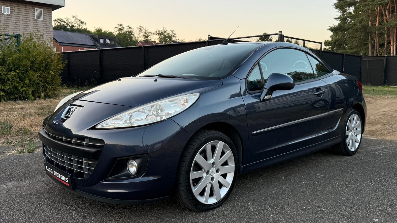 Peugeot 207cc 1.6 İ | Sport Cabrio | Zeer Nette Staat |, Auto's, Peugeot, Stof, Zwart, 4 cilinders, Cabriolet