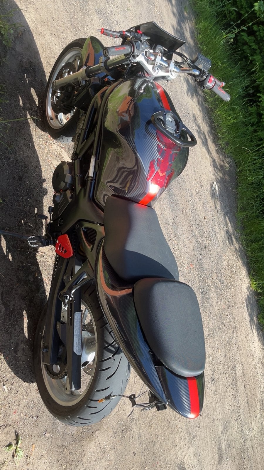 Hier bij verkoop ik mij moto suzuki 650 sv  V slinder, 2 cm³, Enlèvement, Utilisé, Essence
