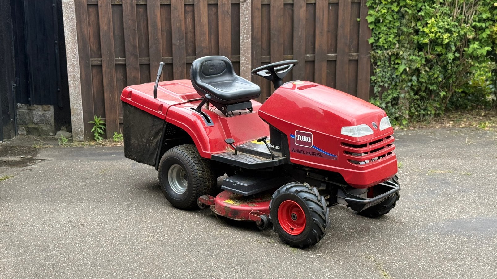 Toro DH-210 zitmaaier, Tuin en Terras, Ophalen of Verzenden, Gebruikt, Elektrische starter, 90 tot 120 cm