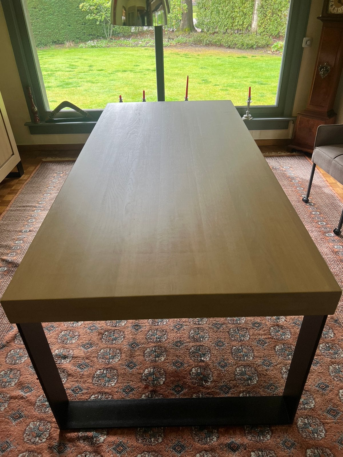 Lichte eiken eettafel met zwart metalen onderstel (massief), Ophalen, Zo goed als nieuw