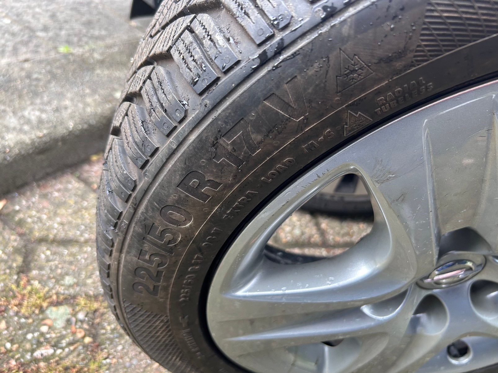 À vendre : (AUBAINE) Pneus d'hiver 225/50 R17 neufs, Enlèvement, Neuf