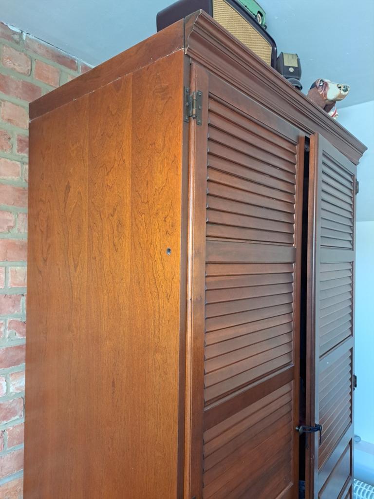 Armoire penderie du "Bon repos" grande 2m 20x 1m55 mérisier., Enlèvement