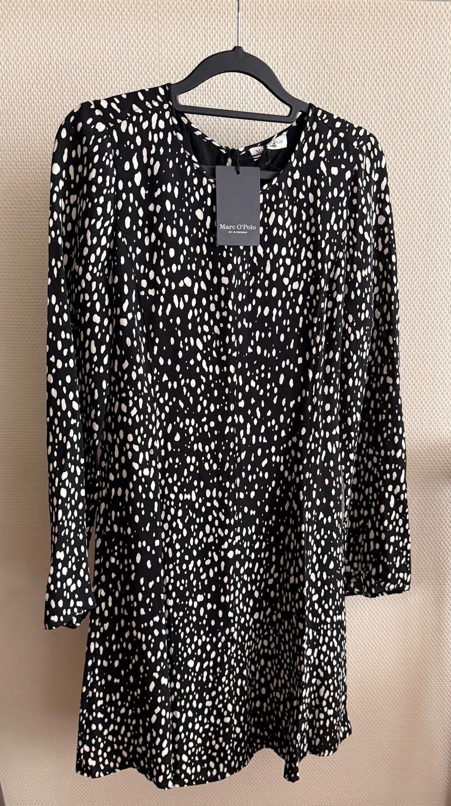 Robe noire a pois blanc, Marc O’Polo, taille 32, Vêtements | Femmes, Neuf, Enlèvement ou Envoi, Taille 34 (XS) ou plus petite