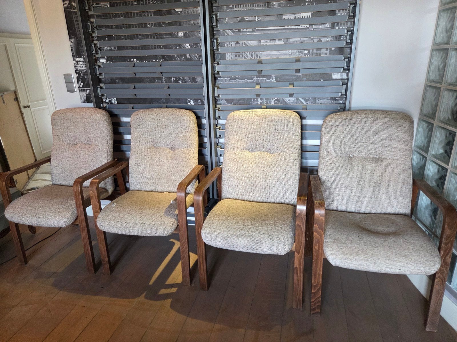 4 retro stoelen te koop, Huis en Inrichting, Stoelen, Ophalen, Stof