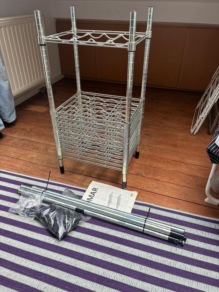 Porte-bouteilles IKEA Omar (2 x), 25 bouteilles ou plus, Moins de 50 cm, Comme neuf, Enlèvement