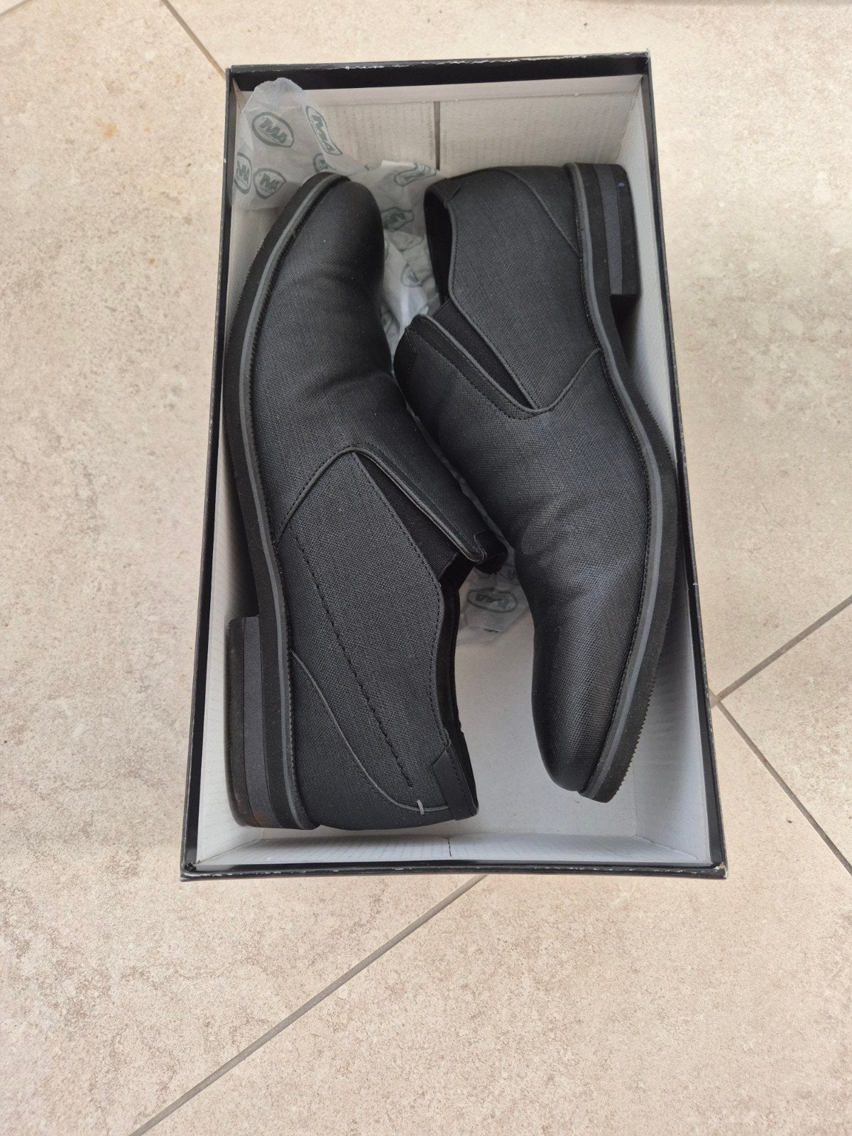 Schoenen maat 44, Ophalen