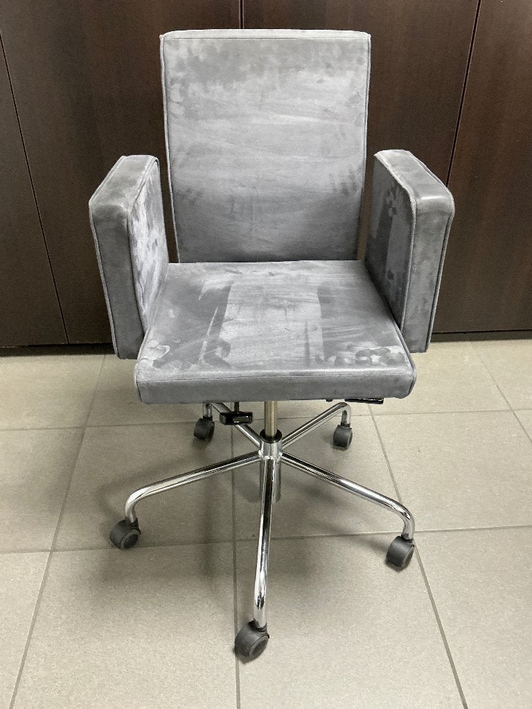 Mooie vergaderstoelen PUB & CLUB BULO, Huis en Inrichting, Ophalen, Zo goed als nieuw, Grijs, Vijf, Zes of meer stoelen