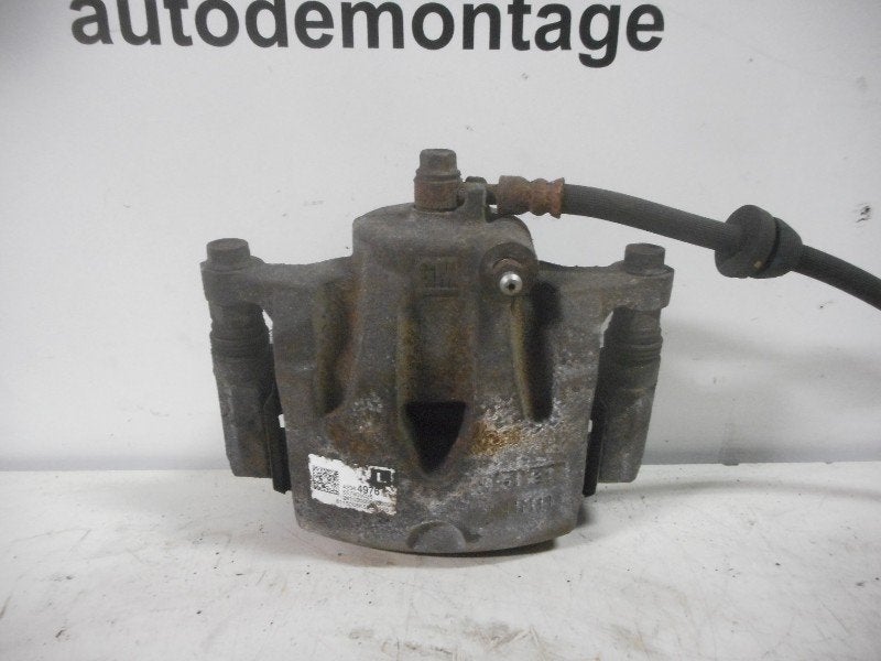 REMKLAUW LINKS VOOR Opel Karl (01-2015/03-2019) (43264976), Auto-onderdelen, Gebruikt, Opel, Opel Automobile GmbH, Kontakt-opel@opel.com